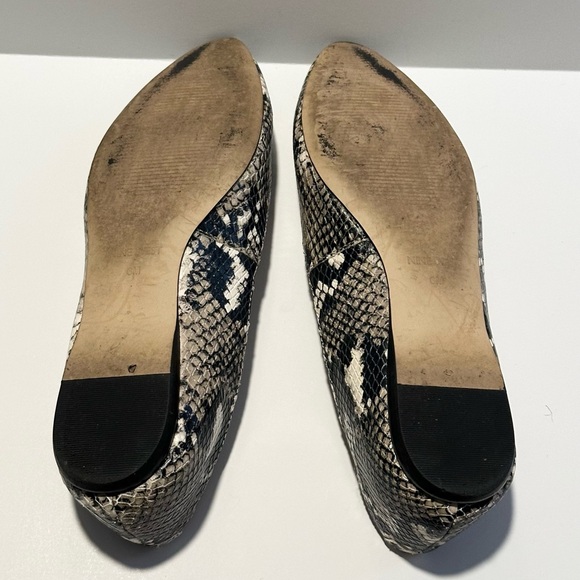 Nine West Speakup Gray Snake Print Textures Leather Flats sz 6 - Picture 4 of 6